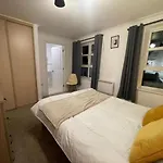 4 Bradford Old Town Swindon, 2 Bedroom, Sleeps 5, Free Secure Parking, Wifi, Long Stay Disc